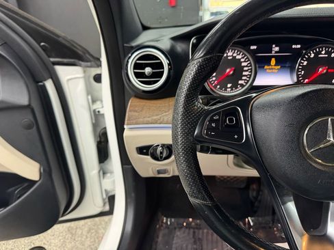 Used 2017 Mercedes-Benz E 400 4MATIC image 23