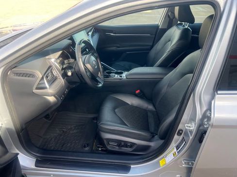 Used 2024 Toyota Camry XSE image 9
