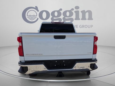 Used 2022 Chevrolet Silverado 2500 LTZ w/ Safety Package AWD/4WD image 4