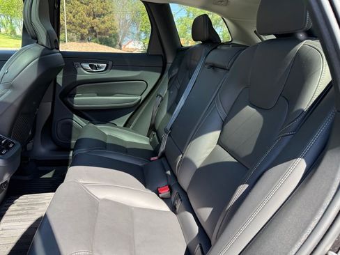 Used 2023 Volvo XC60 B5 Ultimate w/ Climate Package AWD/4WD image 17