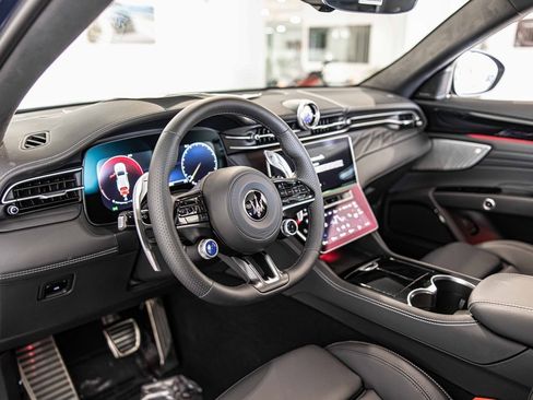 New 2025 Maserati Grecale Modena image 20