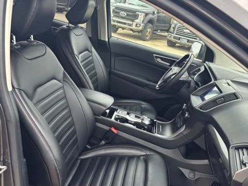 Used 2020 Ford Edge SEL w/ Convenience Package AWD/4WD image 9