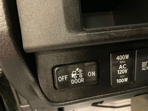 Used 2019 Toyota Tacoma TRD Off-Road image 15