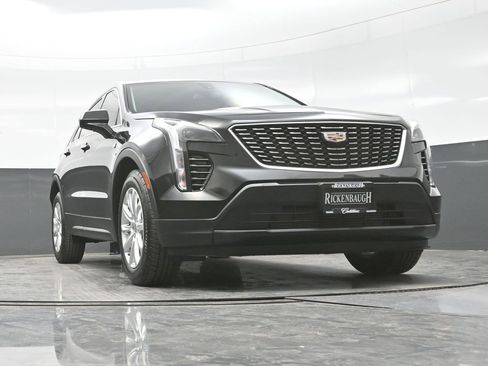 Used 2019 Cadillac XT4 Luxury w/ Cold Weather Package FWD image 25