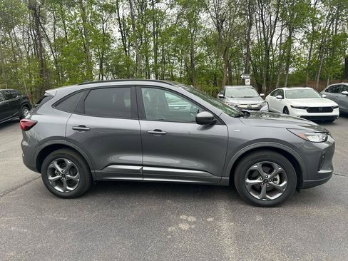 Used 2023 Ford Escape ST-Line Select w/ Tech Pack #2 AWD/4WD image 4