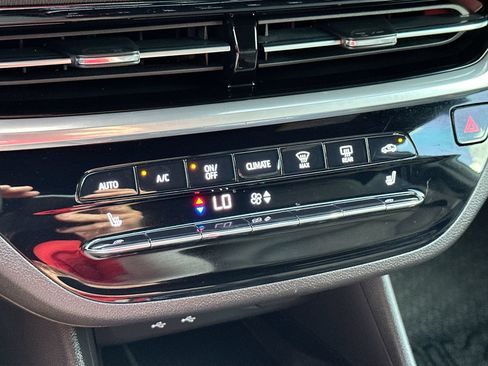 Used 2024 Buick Envista Avenir FWD image 18