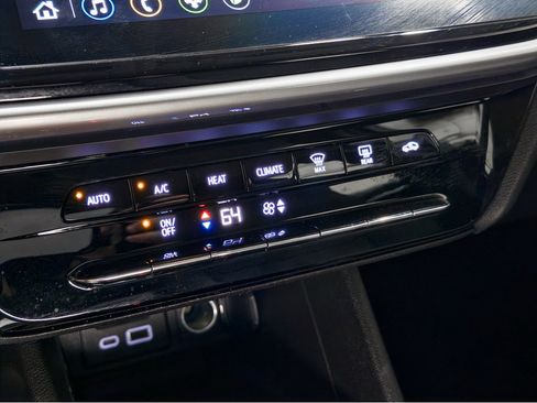 Used 2023 Chevrolet Bolt EUV LT w/ Driver Confidence Package FWD image 14