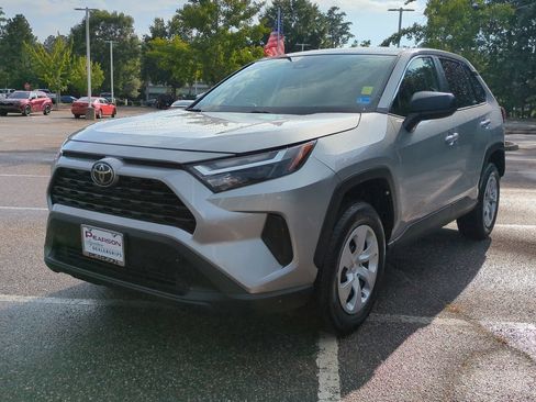 Used 2025 Toyota RAV4 LE FWD image 8
