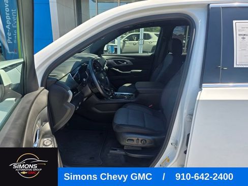 Used 2023 Chevrolet Traverse LT w/ Rear Camera Mirror Package AWD/4WD image 10