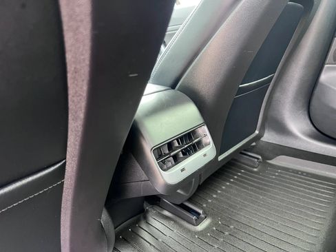 Used 2018 Tesla Model 3 Mid Range RWD image 18