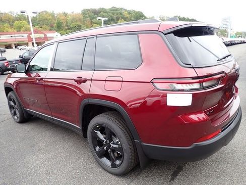 New 2025 Jeep Grand Cherokee L Altitude image 3