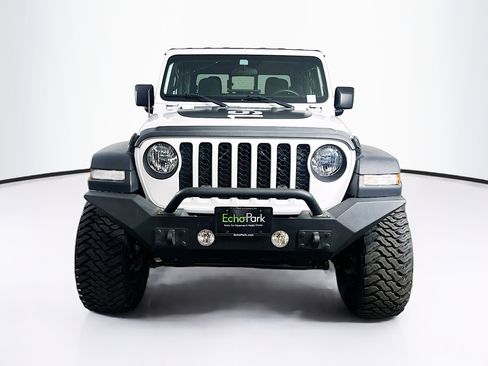 Used 2020 Jeep Gladiator Sport AWD/4WD image 2