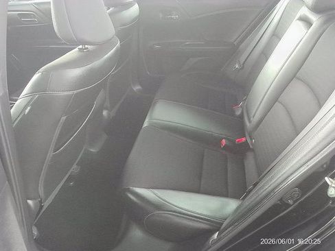 Used 2017 Honda Accord Sport image 5