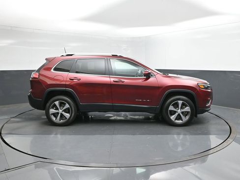 Used 2019 Jeep Cherokee Limited w/ Luxury Group AWD/4WD image 11