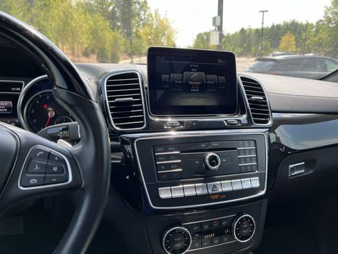 Used 2017 Mercedes-Benz GLS 550 4MATIC image 31