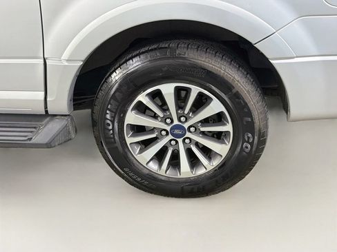 Used 2017 Ford Expedition EL XLT RWD image 21