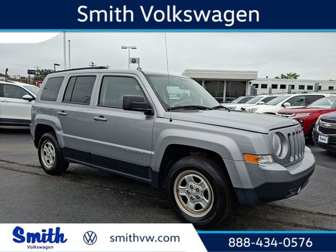 Used 2015 Jeep Patriot Sport w/ Power Value Group FWD image 1