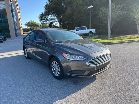 Used 2017 Ford Fusion S FWD image 10