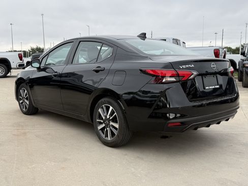 Used 2025 Nissan Versa SV FWD image 7