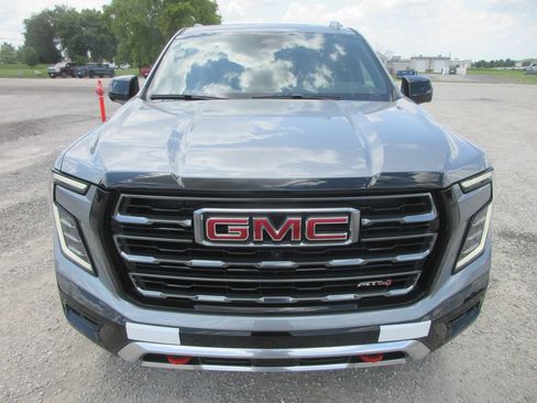 New 2026 GMC Yukon XL AT4 AWD/4WD image 10