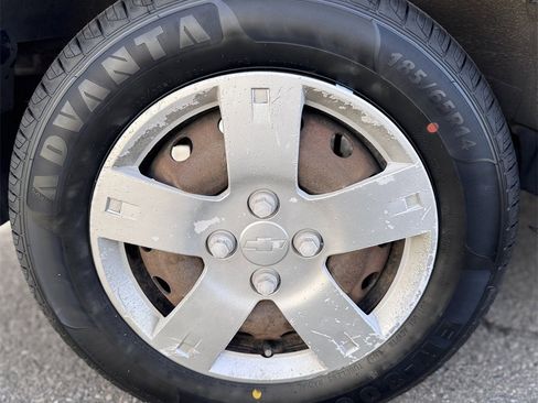 Used 2011 Chevrolet Aveo LT image 49