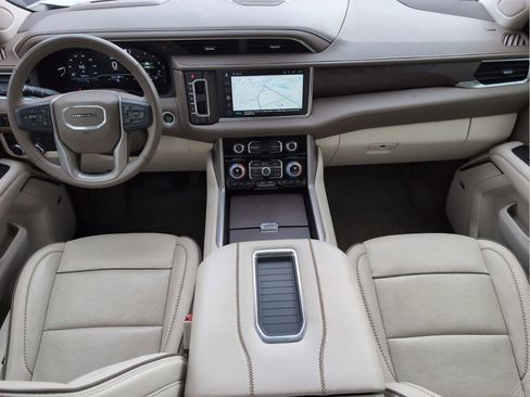 Used 2022 GMC Yukon XL Denali AWD/4WD image 29