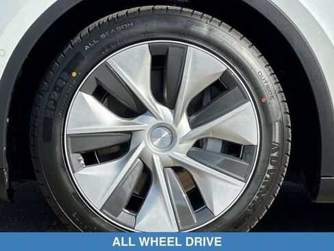 Used 2020 Tesla Model Y Long Range AWD/4WD image 28