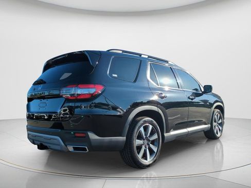 Used 2025 Honda Pilot Elite image 4