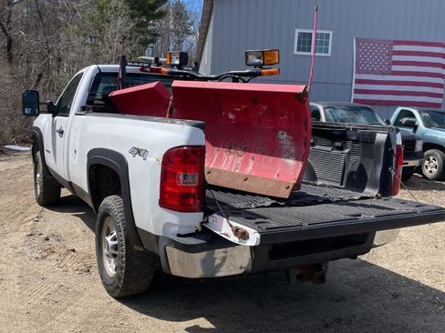 Used 2013 Chevrolet Silverado 2500 W/T w/ Snow Plow Prep Package image 13