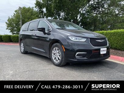 Used 2024 Chrysler Pacifica Touring-L