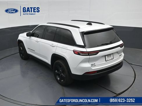 Used 2023 Jeep Grand Cherokee Limited w/ Black Appearance Package AWD/4WD image 53