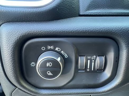 Used 2025 RAM 1500 Laramie AWD/4WD image 19