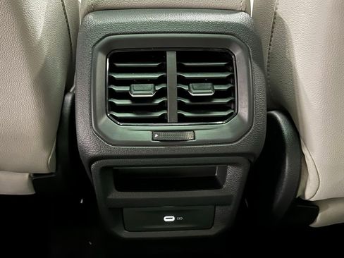 New 2025 Volkswagen Taos SE image 22