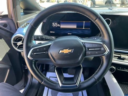 Used 2025 Chevrolet Equinox EV LT FWD image 26