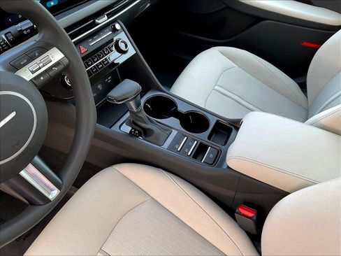 Certified 2025 Hyundai Sonata SE FWD image 18