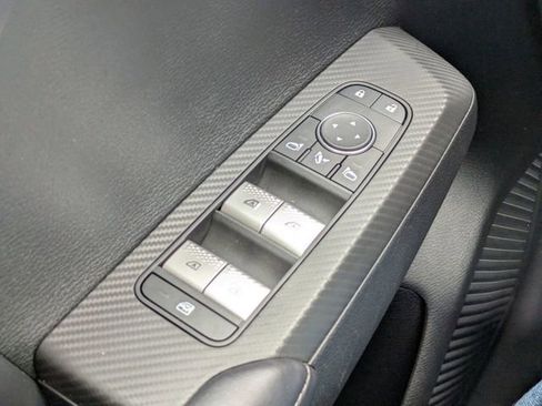 Used 2024 Mitsubishi Outlander SE image 27