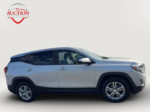 Used 2021 GMC Terrain SLE FWD image 3