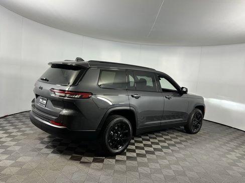 Certified 2025 Jeep Grand Cherokee L Altitude image 7