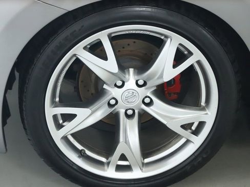 Used 2010 Nissan 370Z Roadster RWD image 13