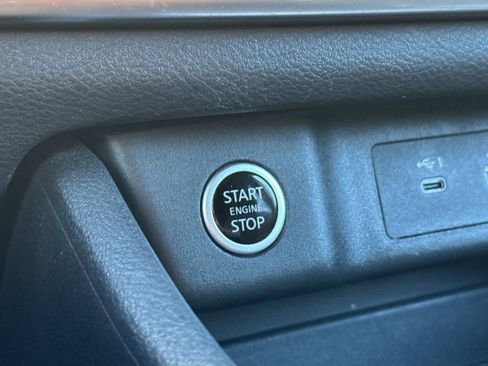 Used 2023 Nissan Rogue SV image 33