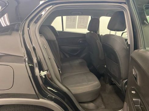 Used 2017 Chevrolet Trax LS AWD/4WD image 24