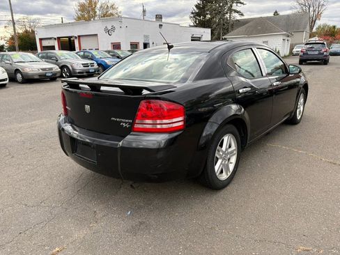 Used 2010 Dodge Avenger R/T image 4