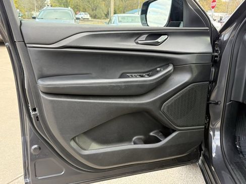 Certified 2024 Jeep Grand Cherokee Altitude image 13