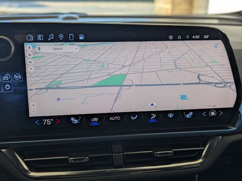 Used 2025 Chevrolet Equinox EV LT w/ Convenience Package image 27