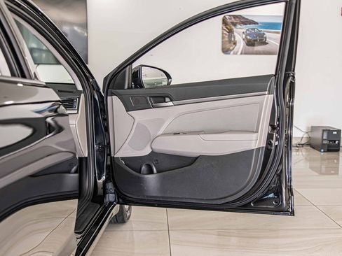 Used 2018 Hyundai Elantra Value Edition w/ Cargo Package image 38