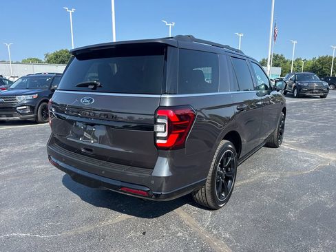 Used 2023 Ford Expedition Limited AWD/4WD image 7