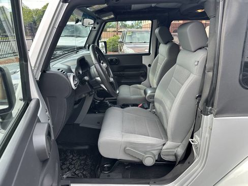 Used 2009 Jeep Wrangler Sahara AWD/4WD image 11
