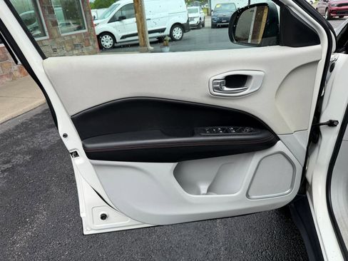 Used 2020 Jeep Compass Limited image 12