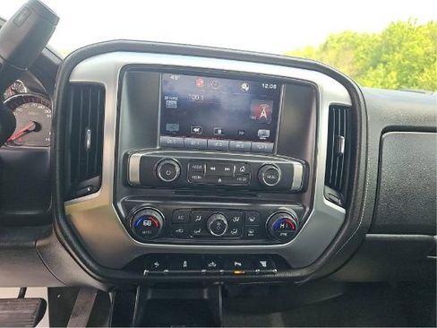 Used 2015 GMC Sierra 2500 SLE w/ SLE Preferred Package AWD/4WD image 6