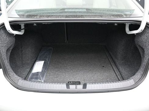 New 2026 Volkswagen Jetta SE image 12